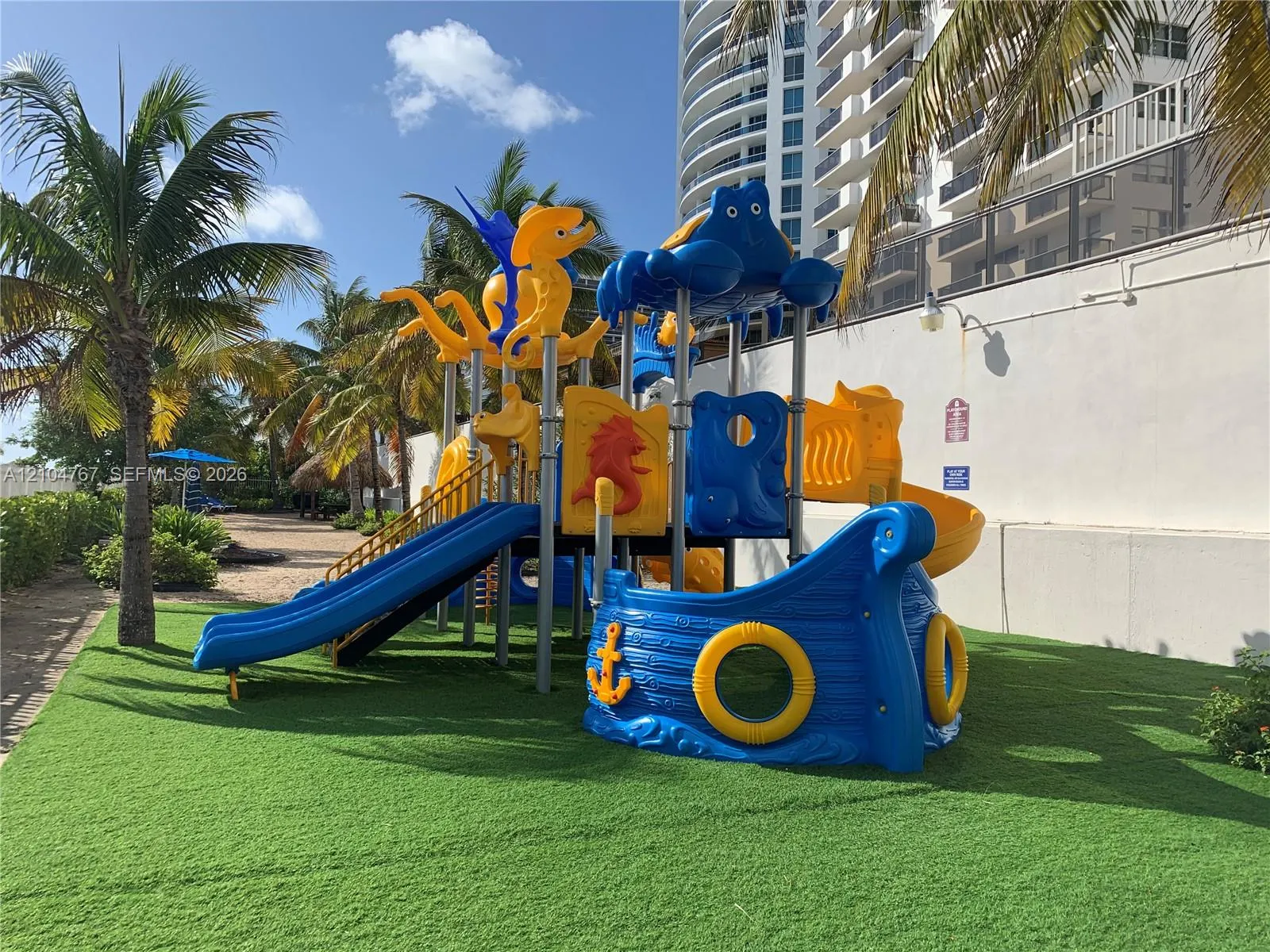 6039 Collins Avenue #815