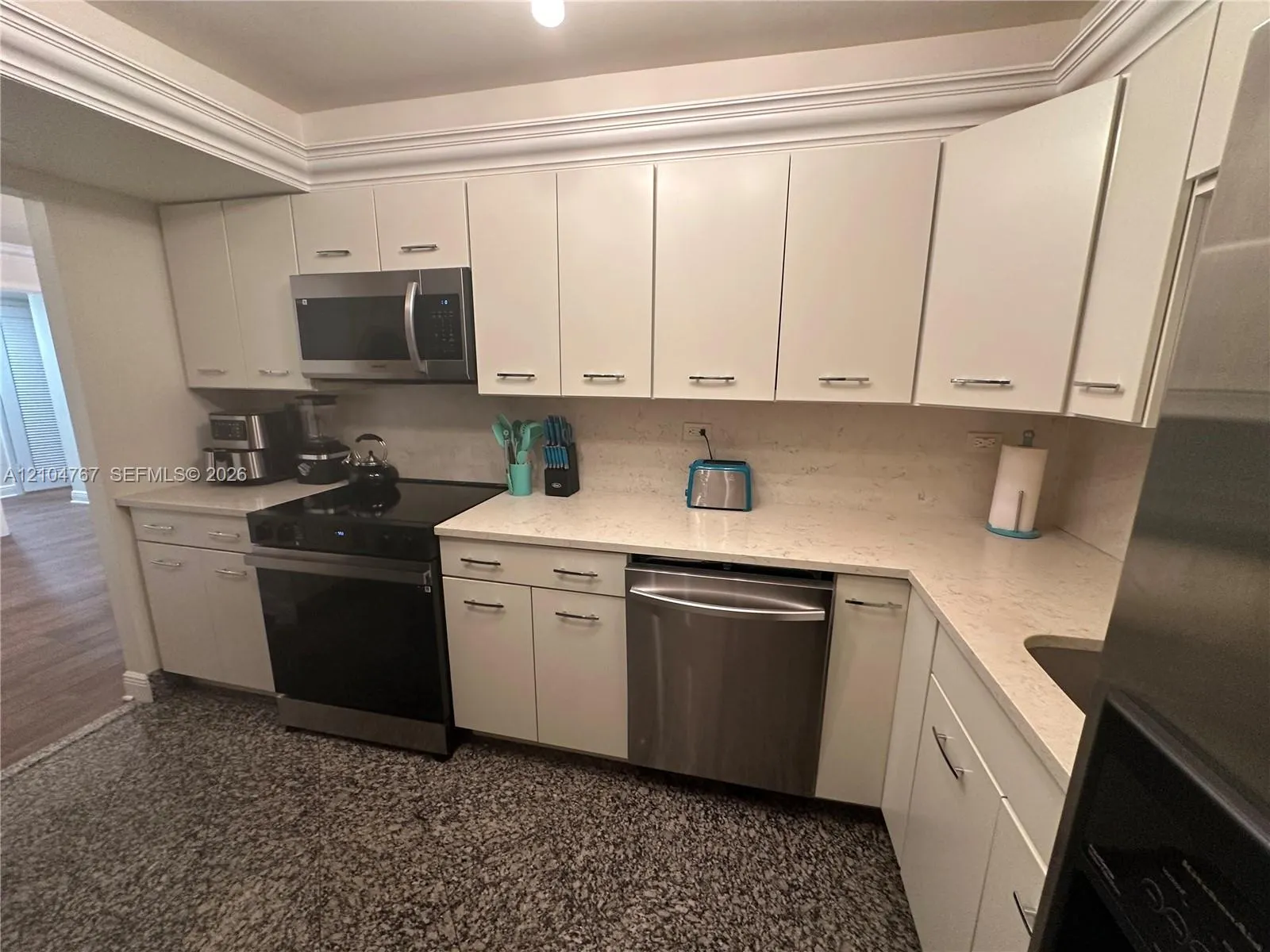 6039 Collins Avenue #815