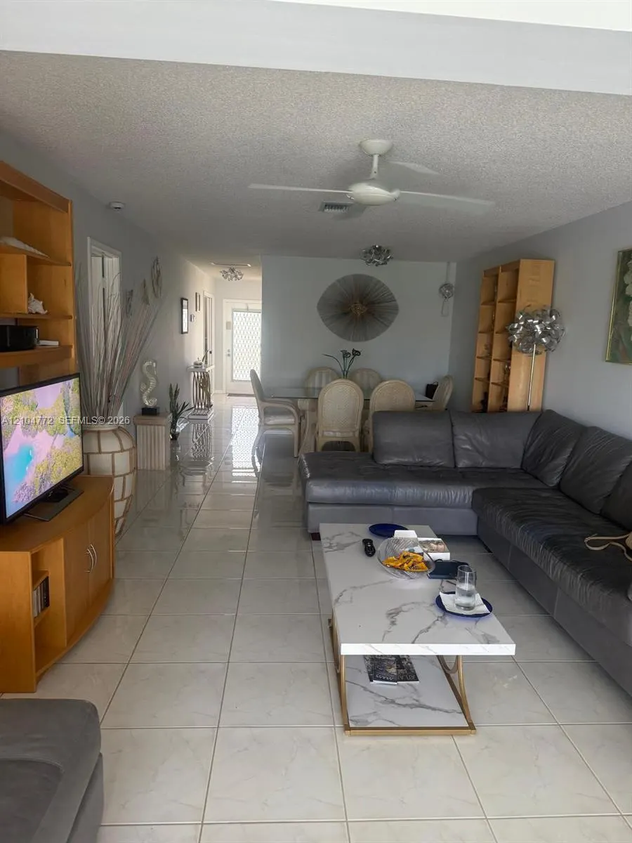 1421 NW 19th Terrace #202