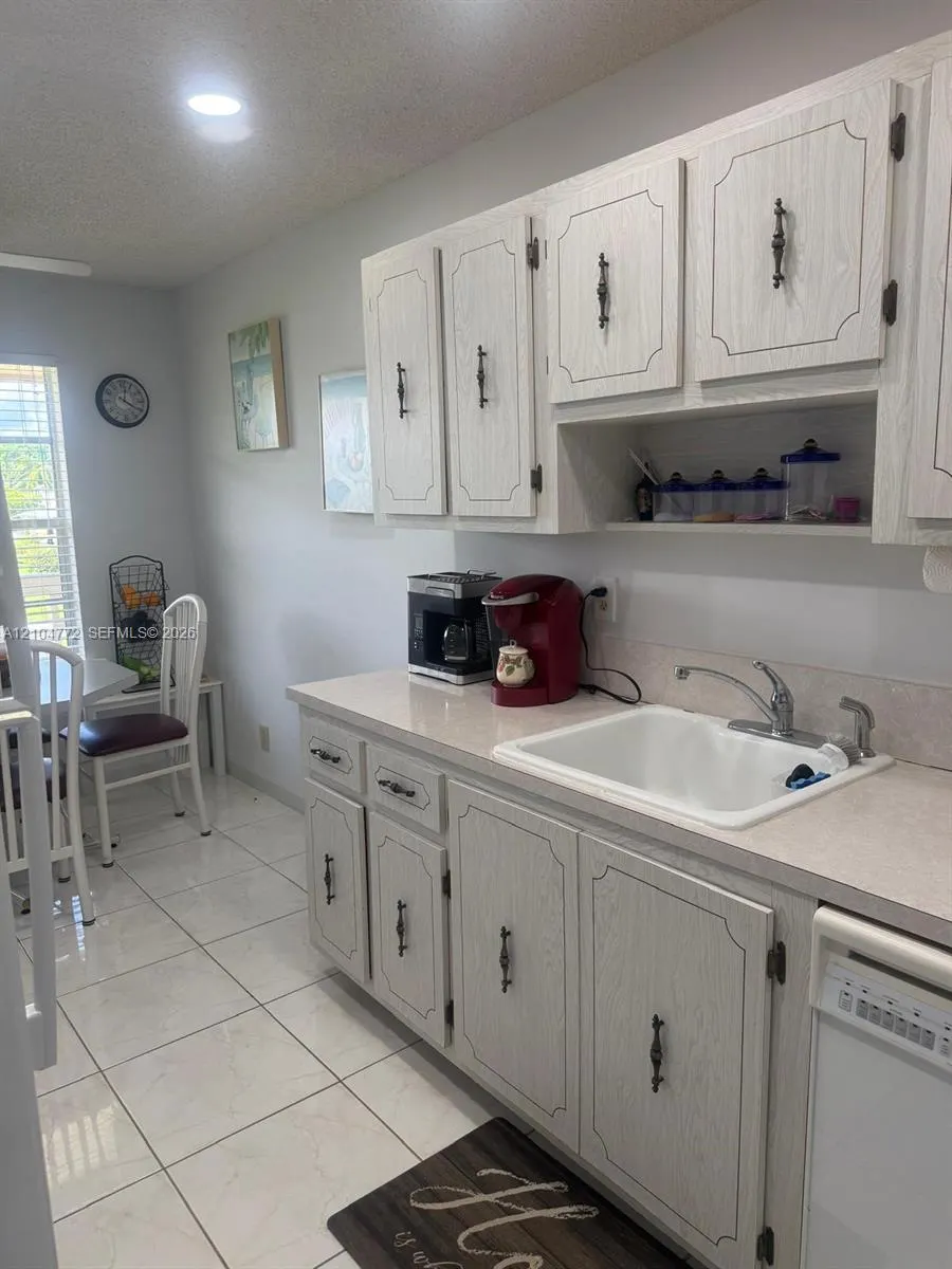 1421 NW 19th Terrace #202