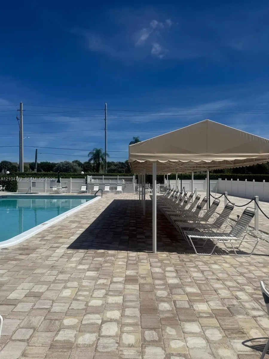 1421 NW 19th Terrace #202