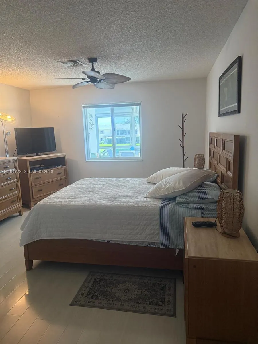 1421 NW 19th Terrace #202