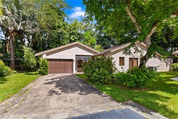 2236 Seagrape Circle