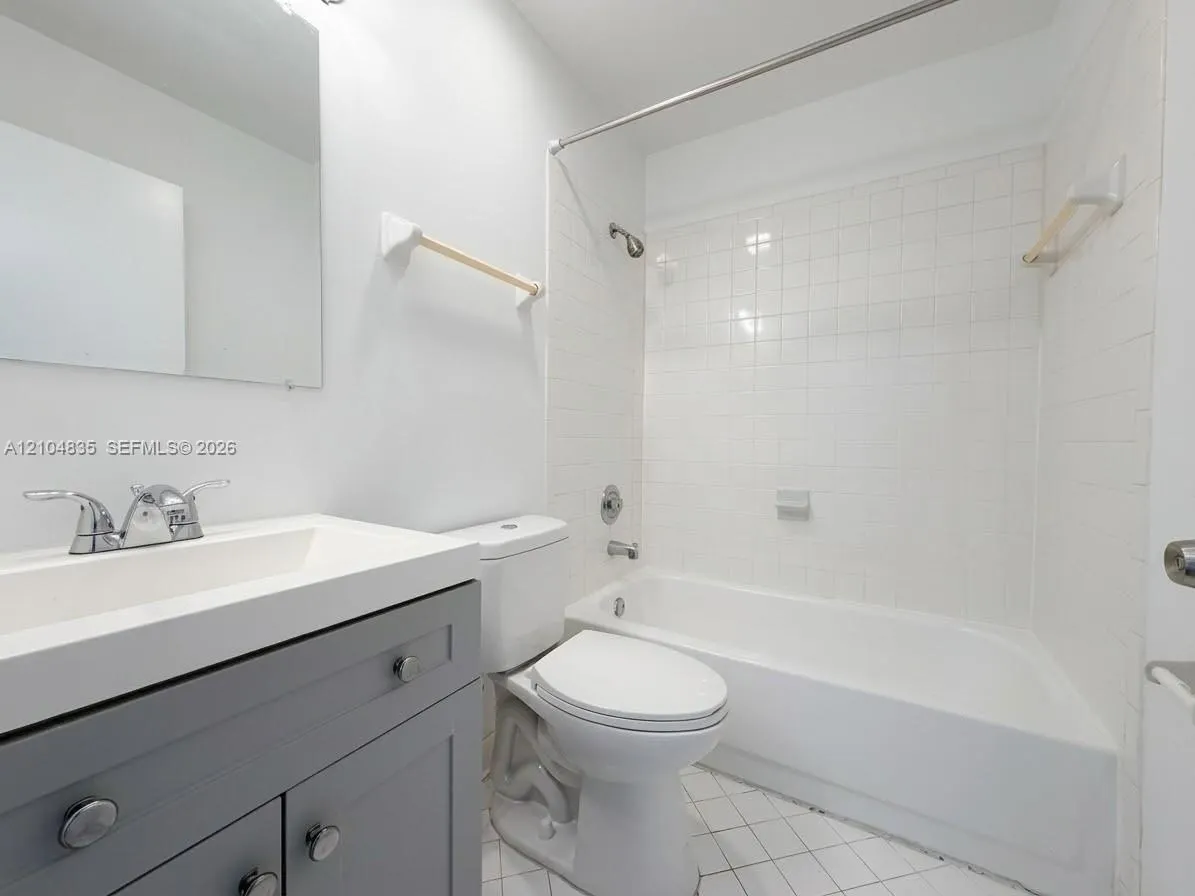 3433 NW 44th Street #108