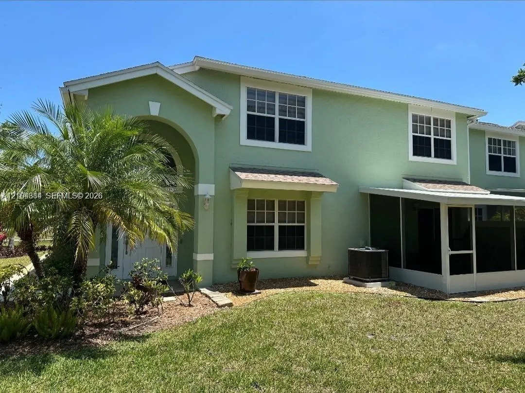 2058 SE Wild Meadow Circle #101