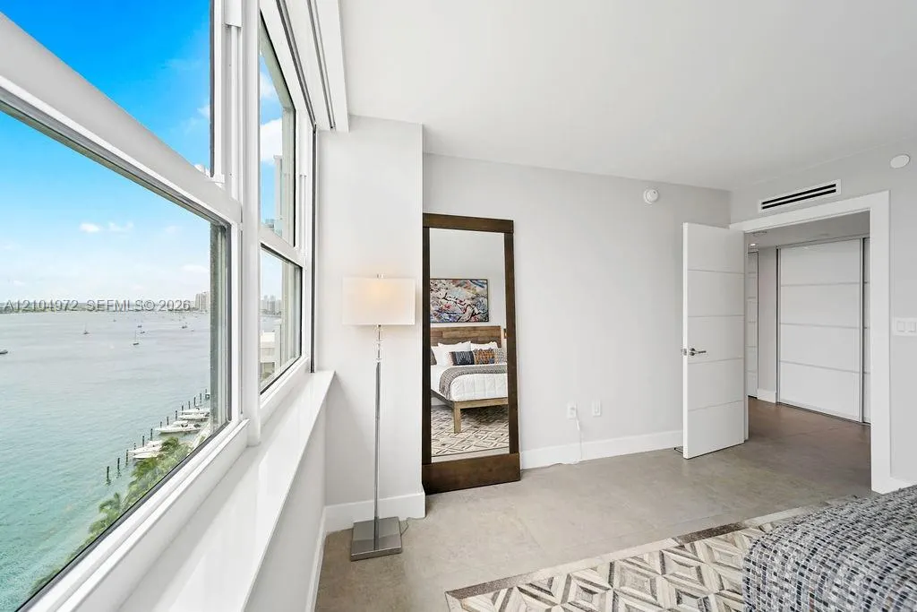 650 West Avenue #1507