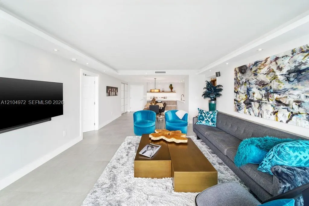 650 West Avenue #1507