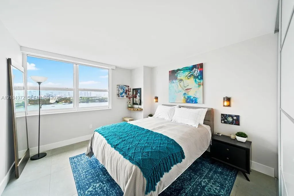 650 West Avenue #1507
