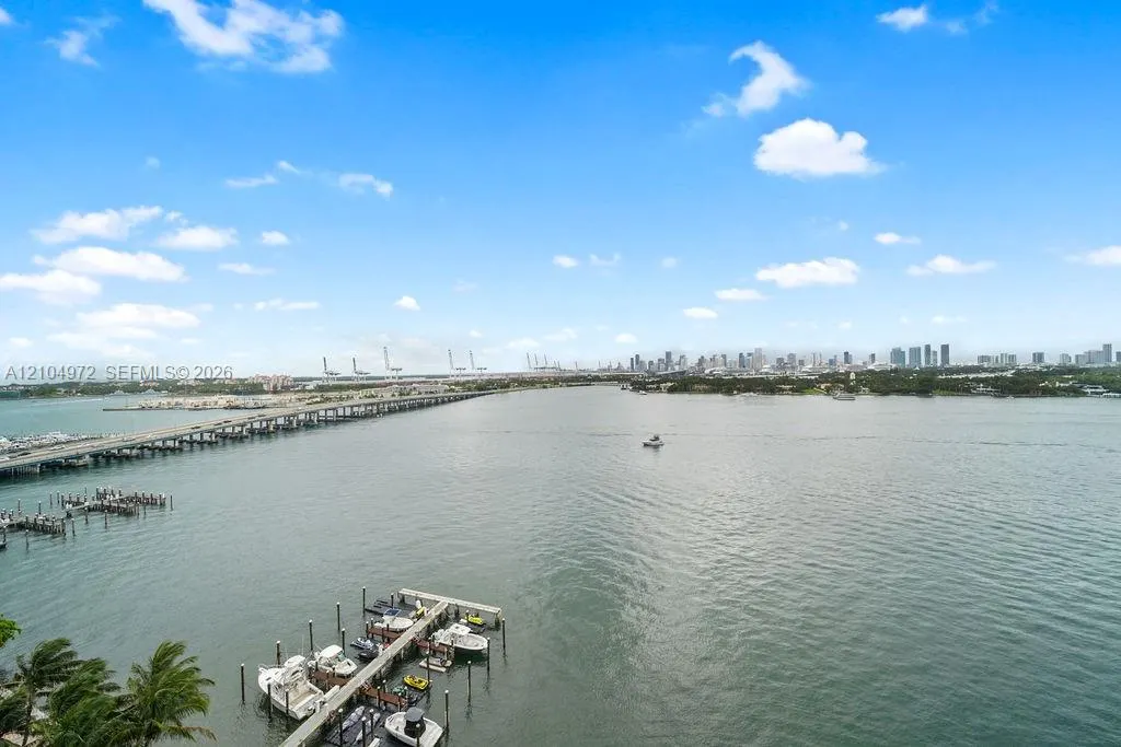 650 West Avenue #1507
