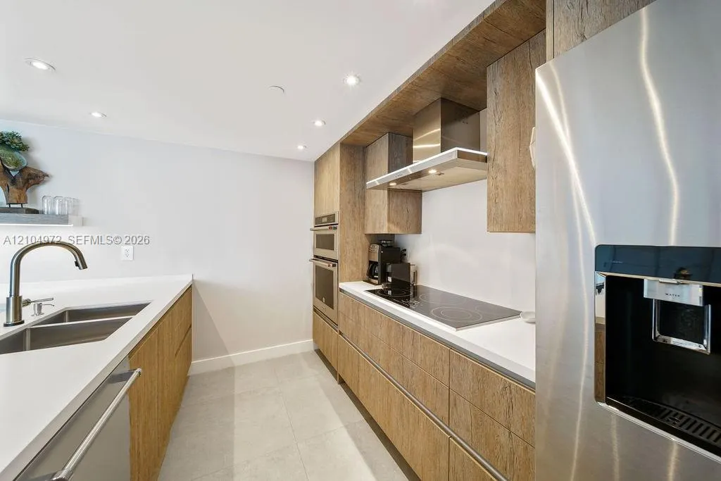 650 West Avenue #1507