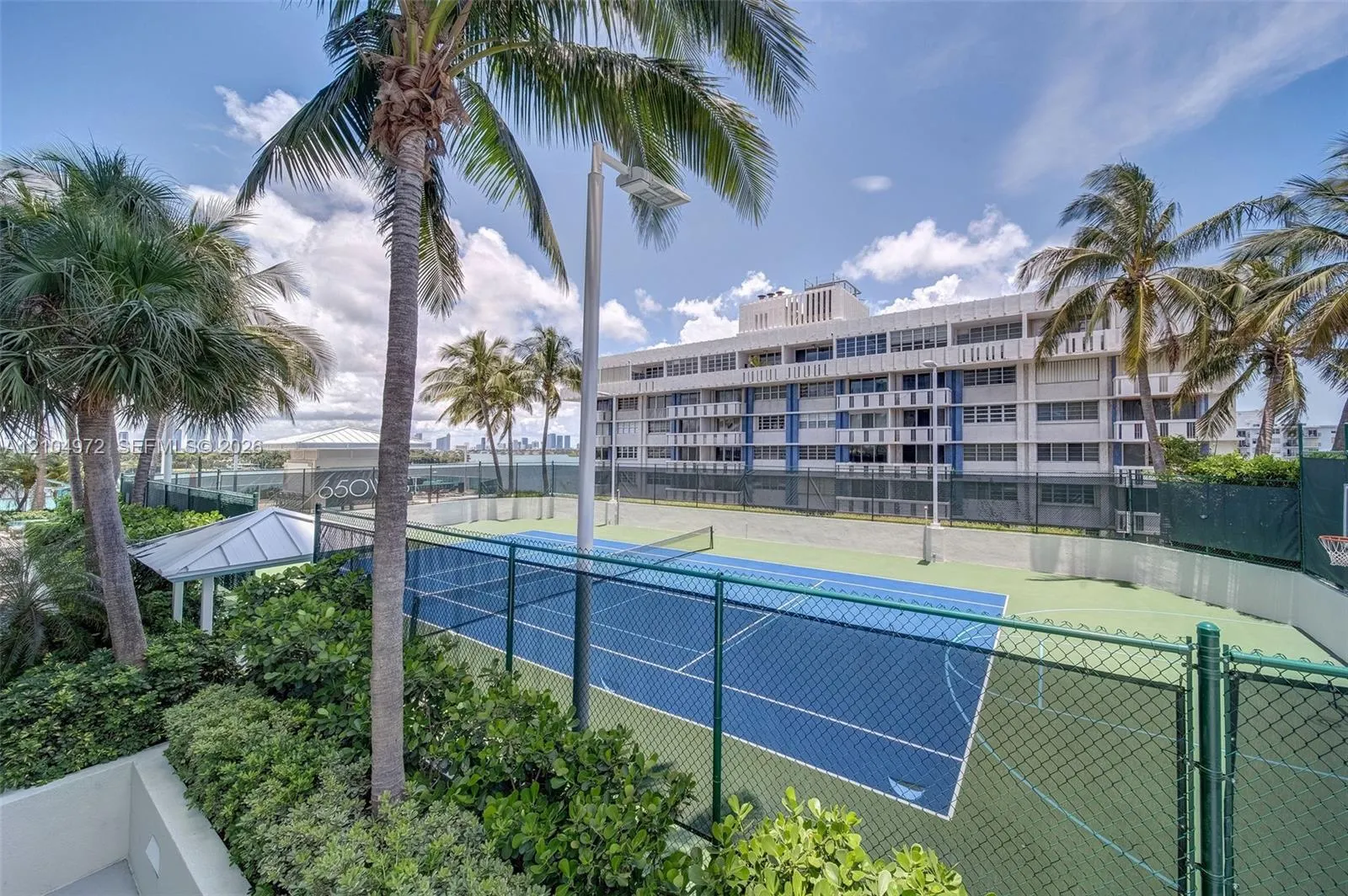 650 West Avenue #1507