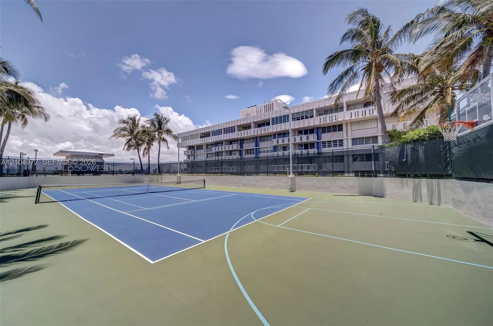 650 West Avenue #1507