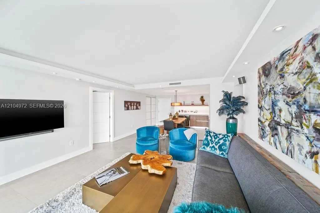 650 West Avenue #1507