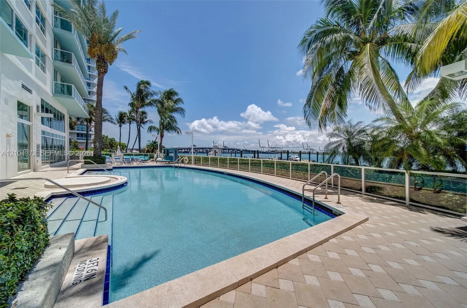 650 West Avenue #1507