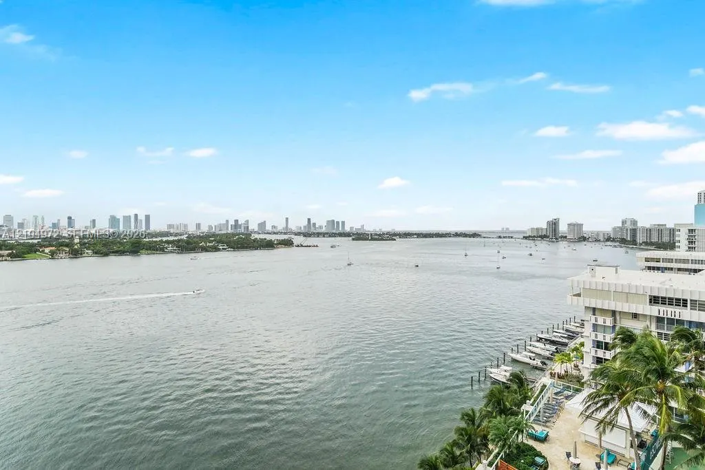 650 West Avenue #1507