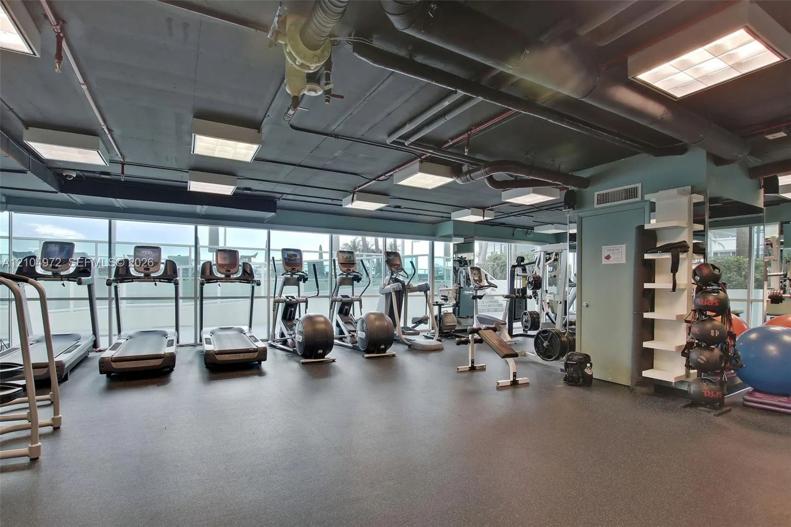 650 West Avenue #1507