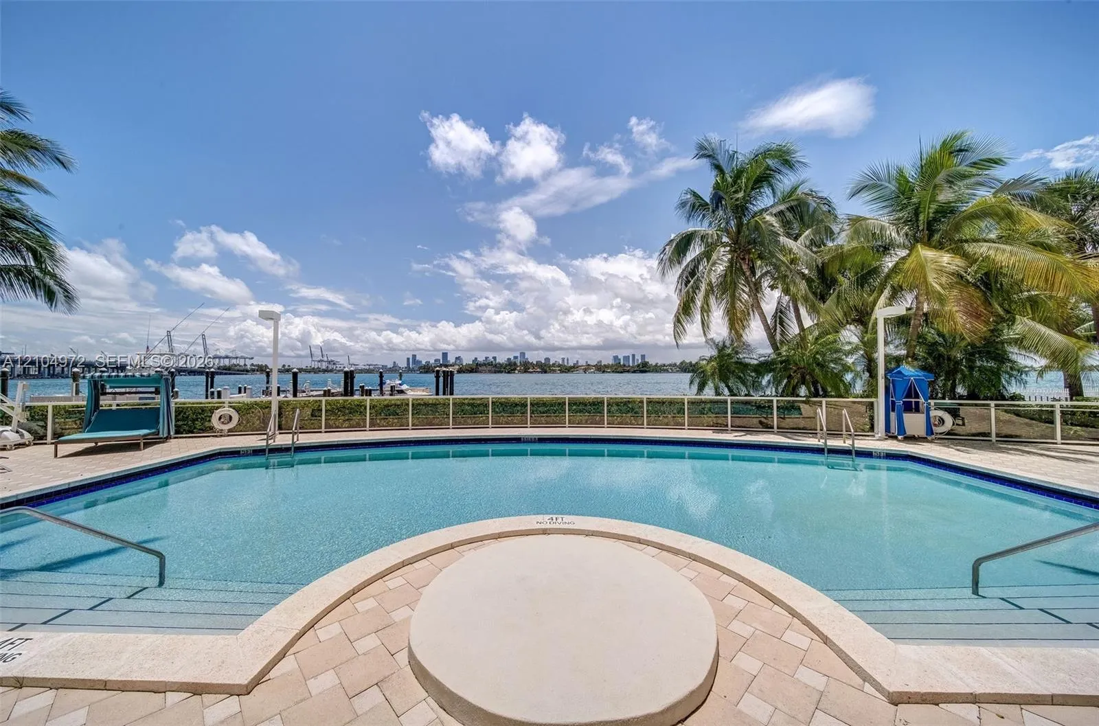 650 West Avenue #1507