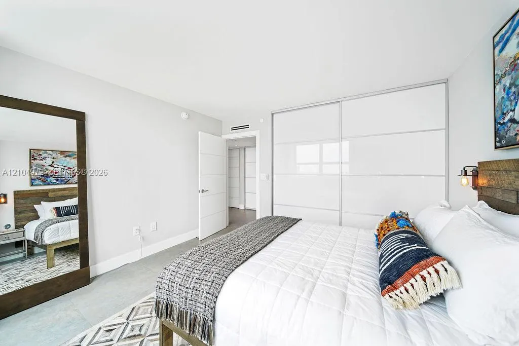 650 West Avenue #1507