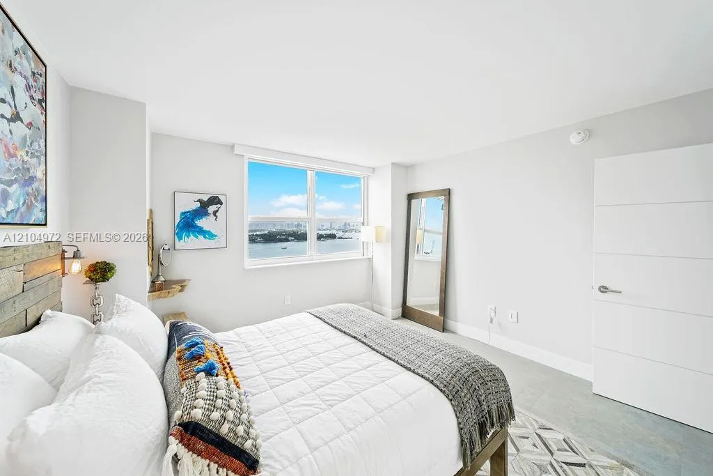 650 West Avenue #1507