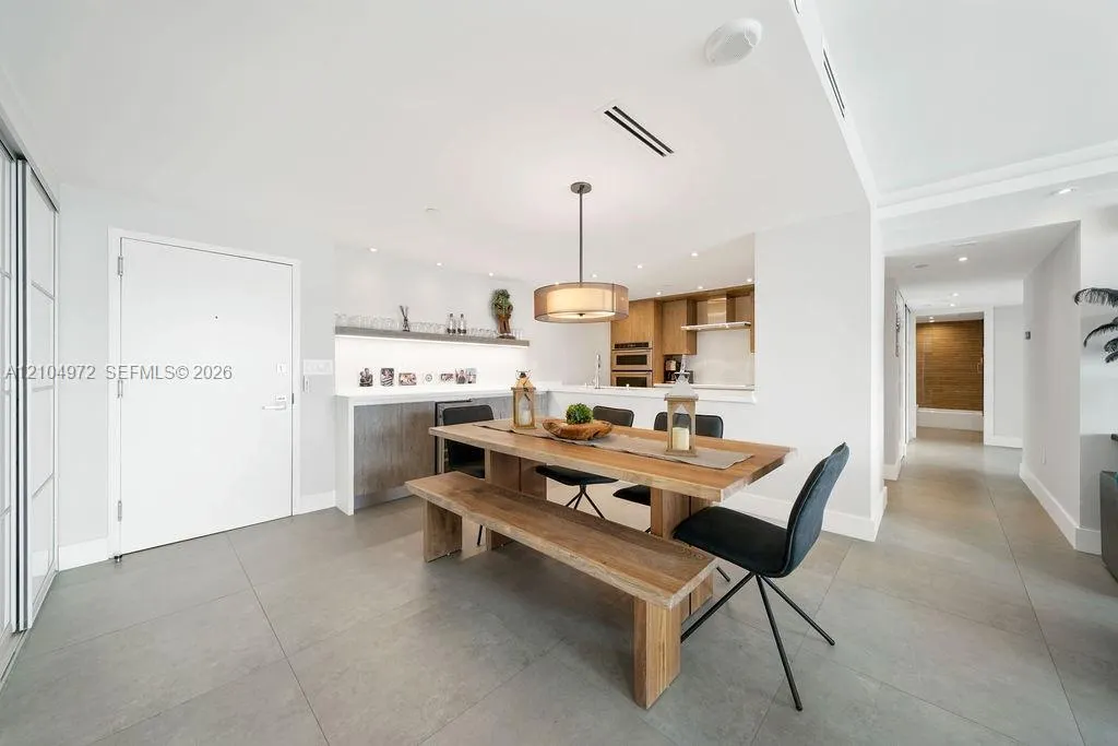 650 West Avenue #1507