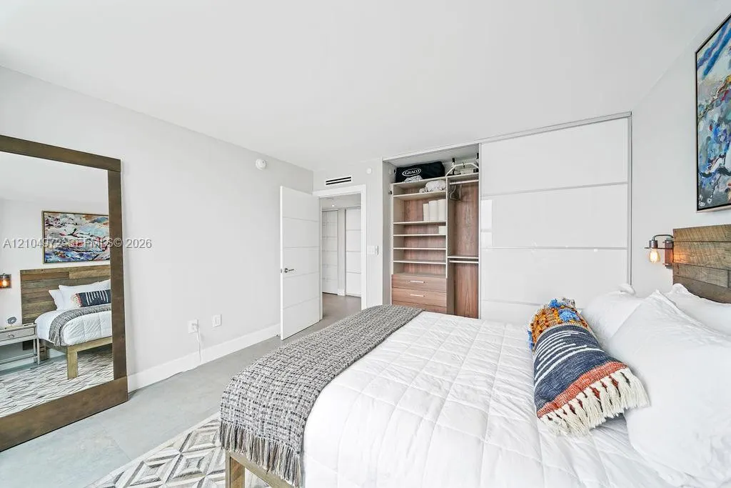 650 West Avenue #1507