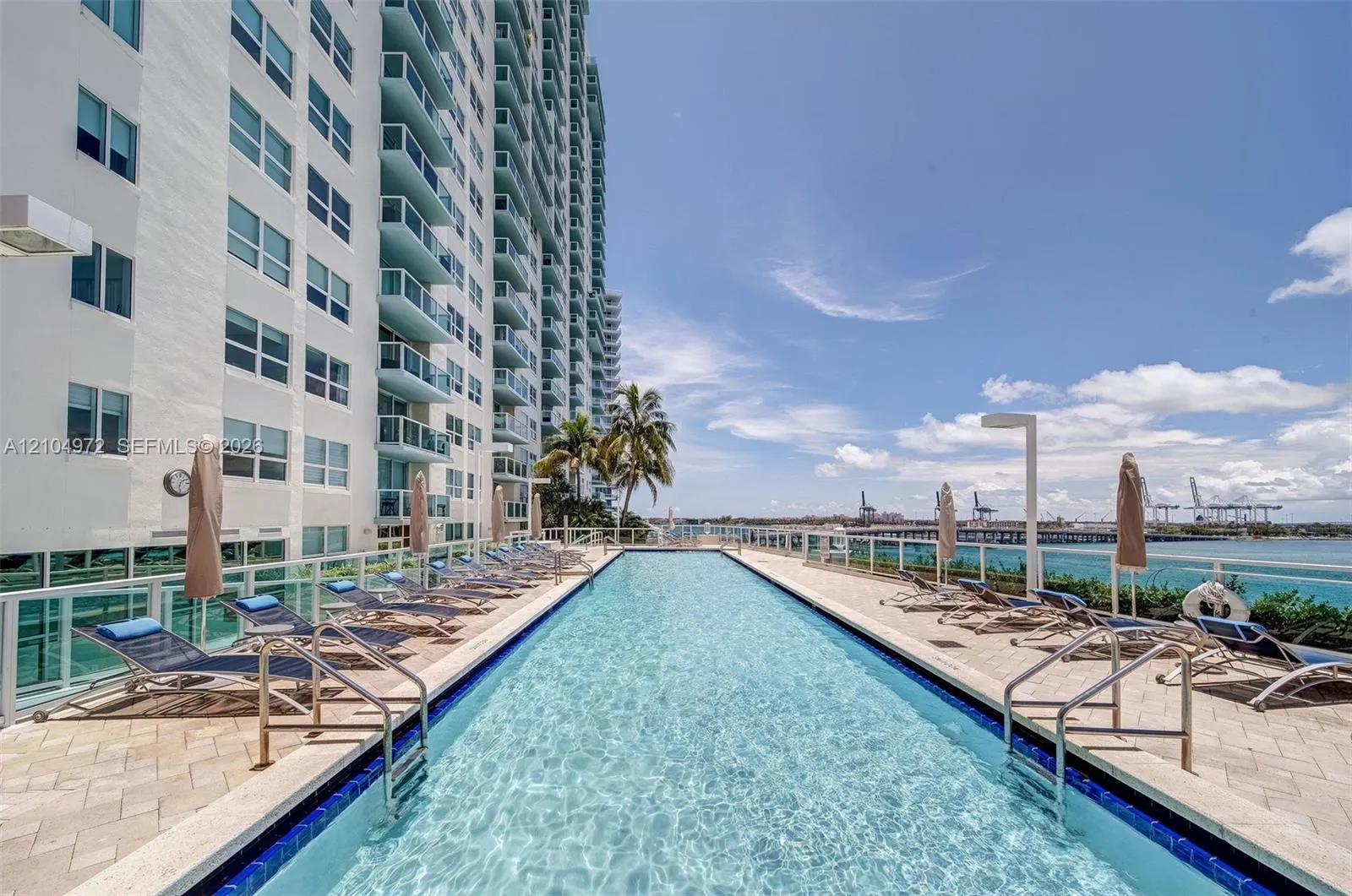 650 West Avenue #1507