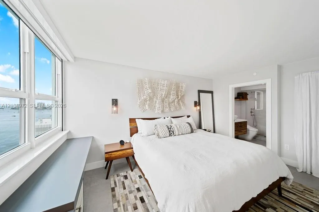 650 West Avenue #1507