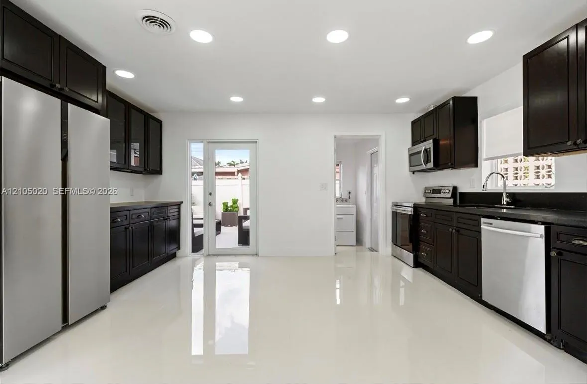 1910 NW 36th Street