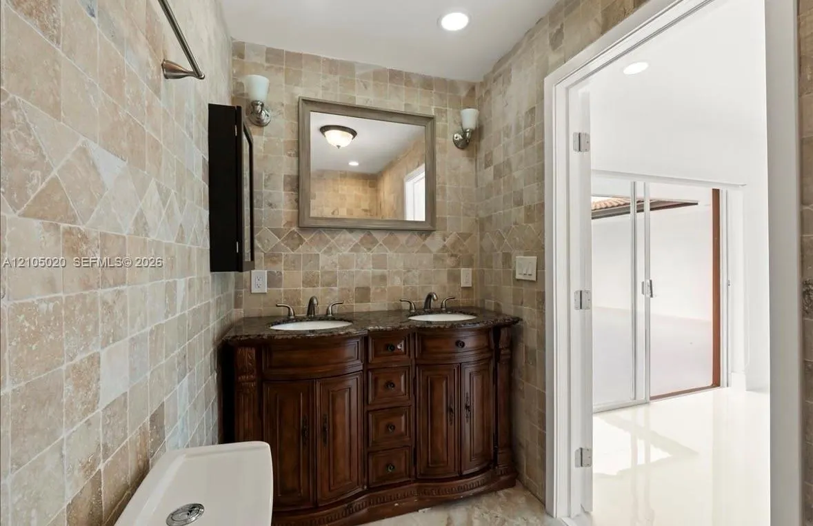 1910 NW 36th Street