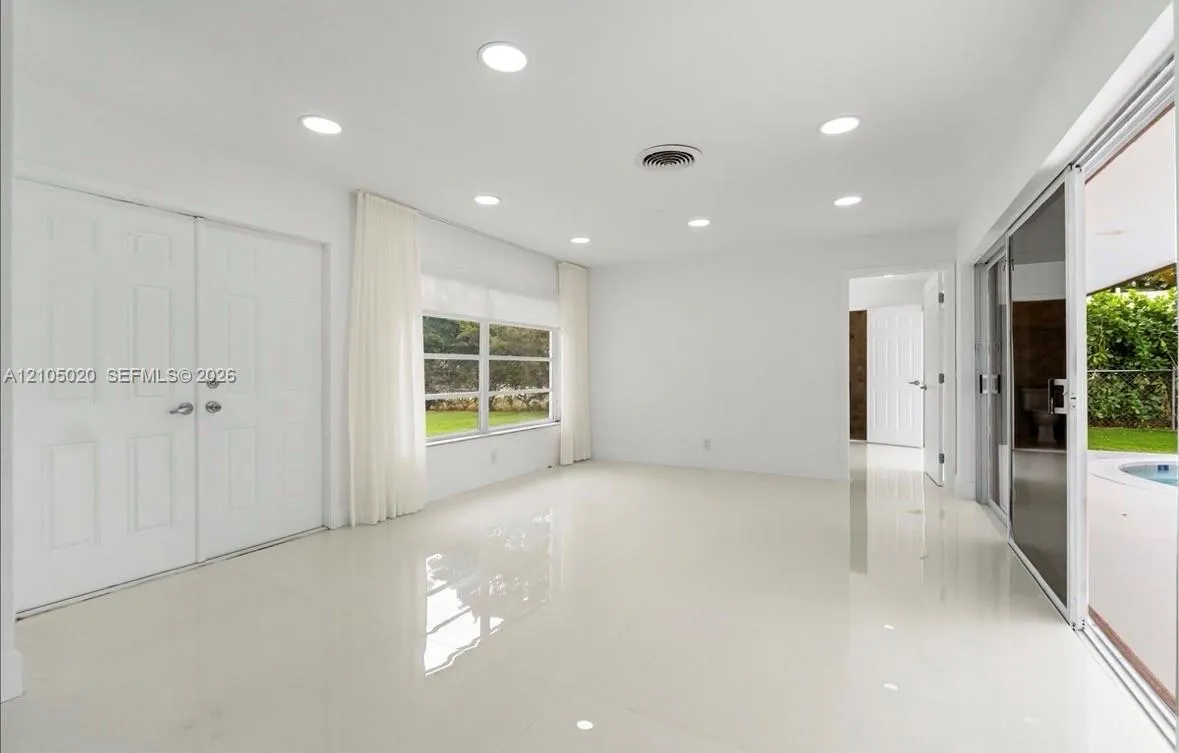 1910 NW 36th Street