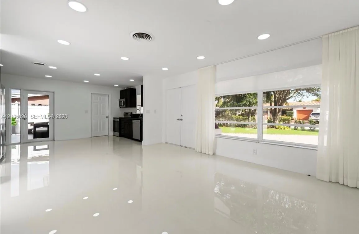 1910 NW 36th Street