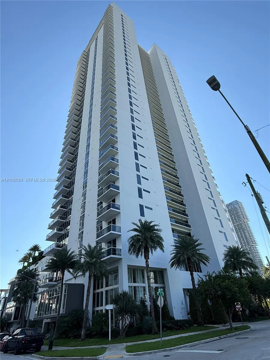 600 NE 27th Street #1203