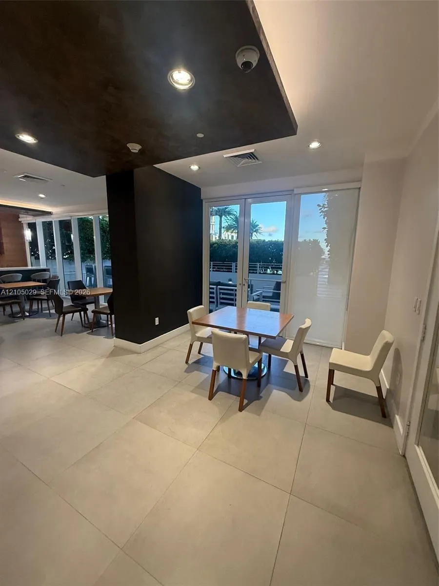 600 NE 27th Street #1203
