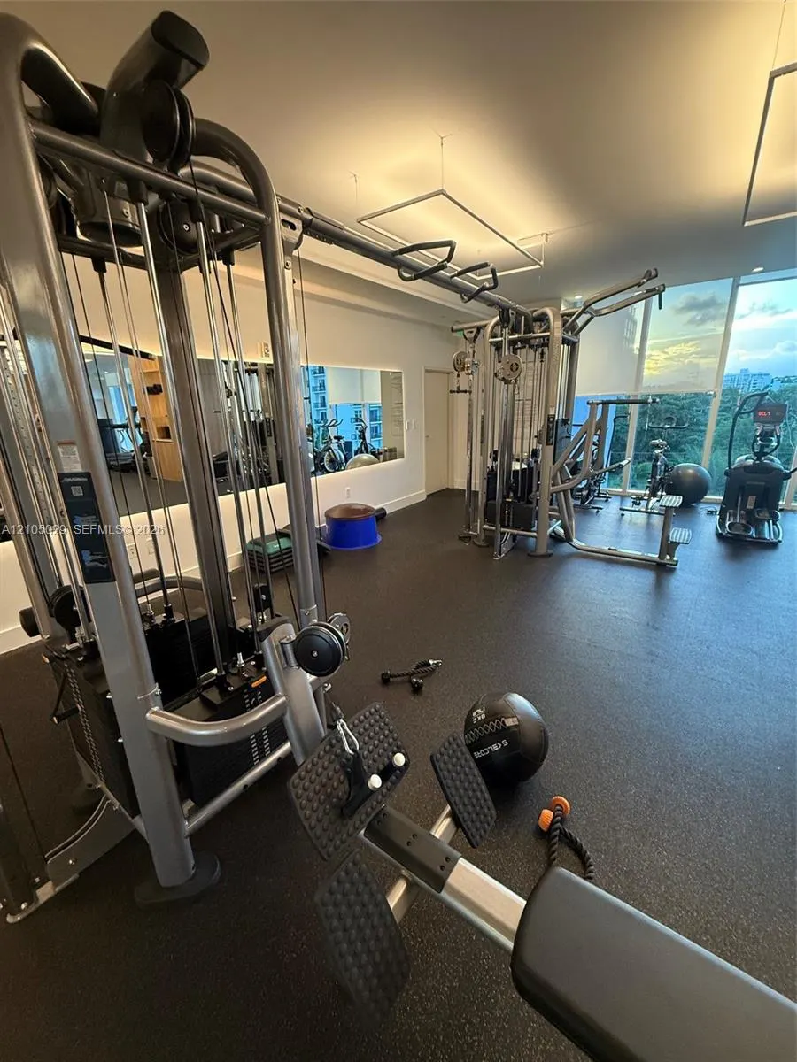600 NE 27th Street #1203
