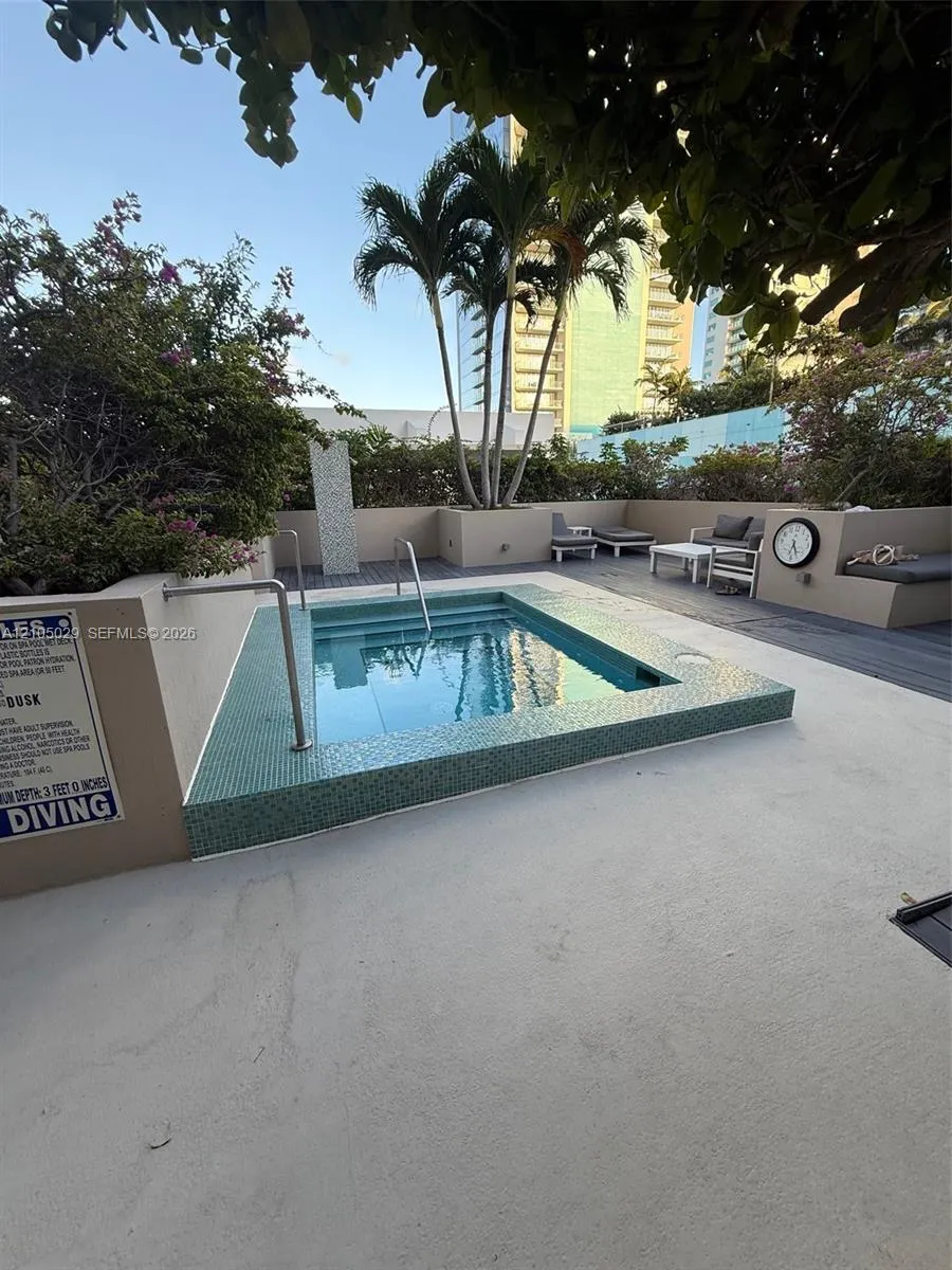 600 NE 27th Street #1203