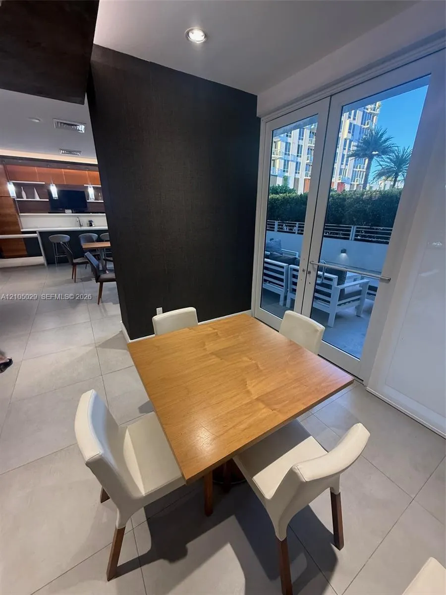 600 NE 27th Street #1203