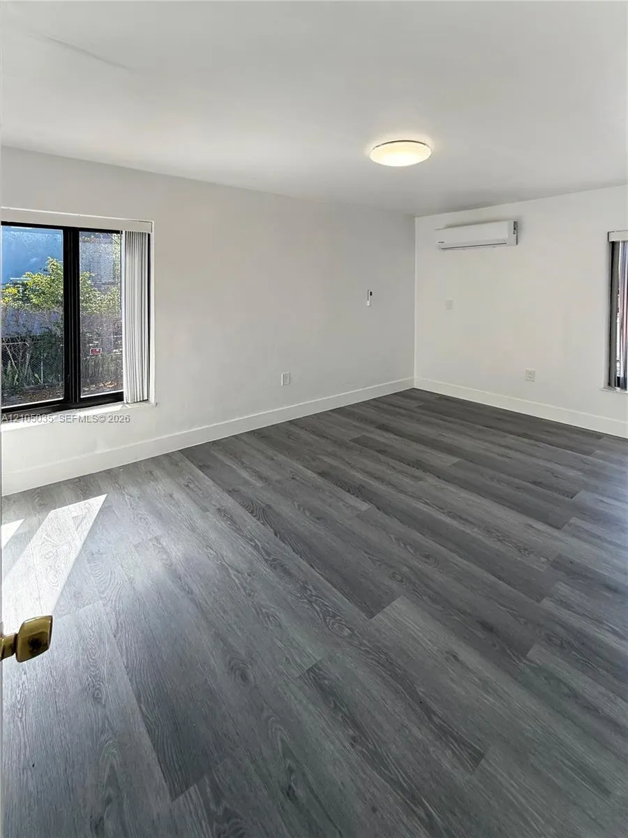 852 SW 1st Street #6