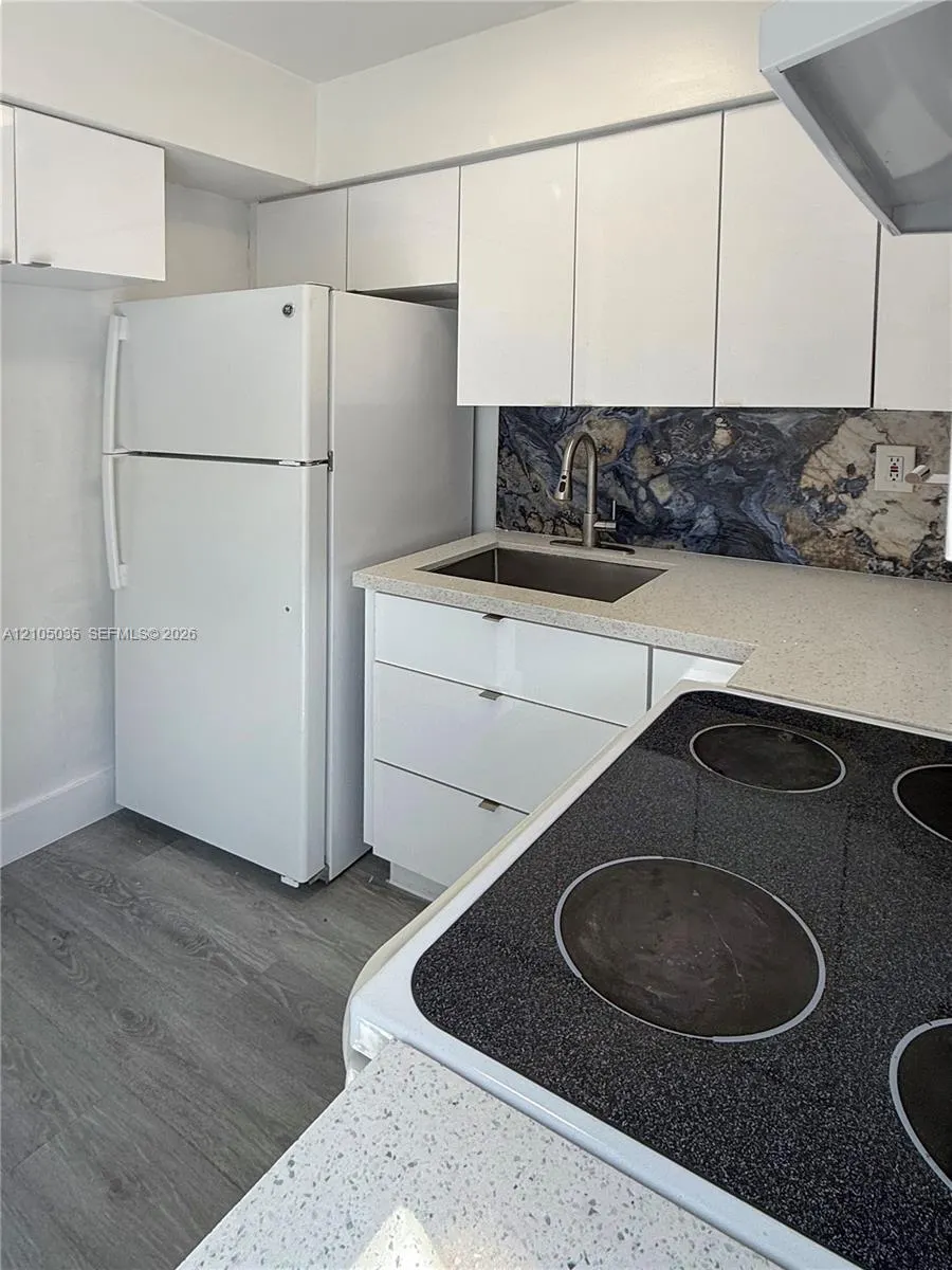 852 SW 1st Street #6