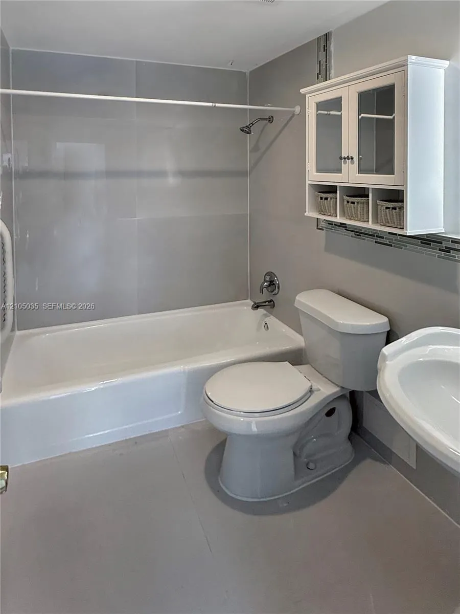 852 SW 1st Street #6