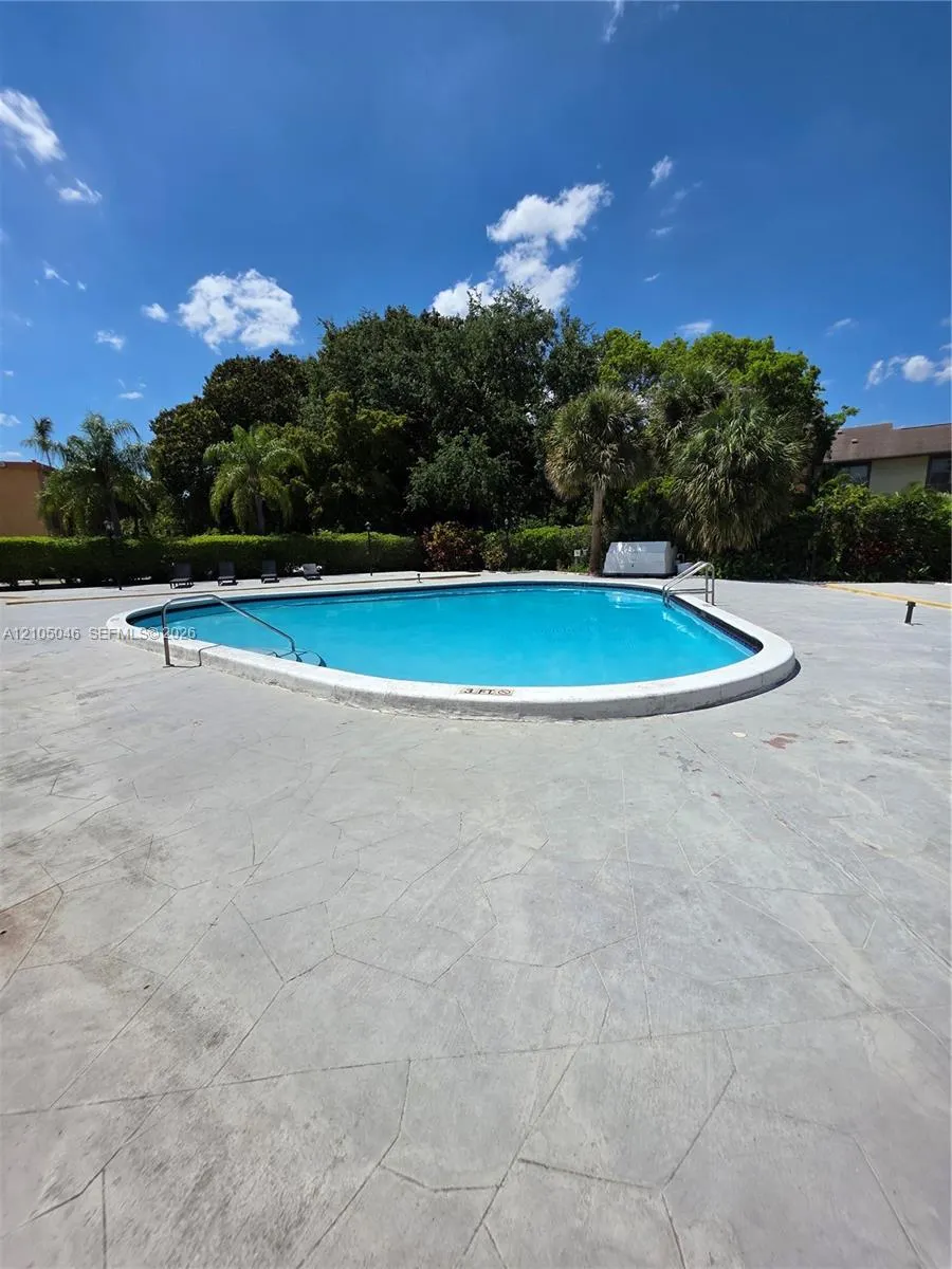 4374 NW 9th Avenue #18-3C