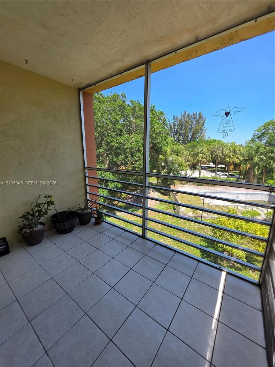 4374 NW 9th Avenue #18-3C