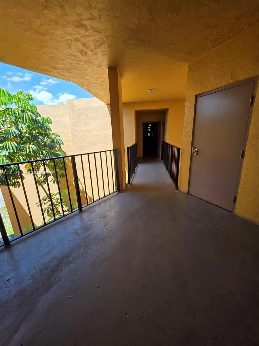 4374 NW 9th Avenue #18-3C