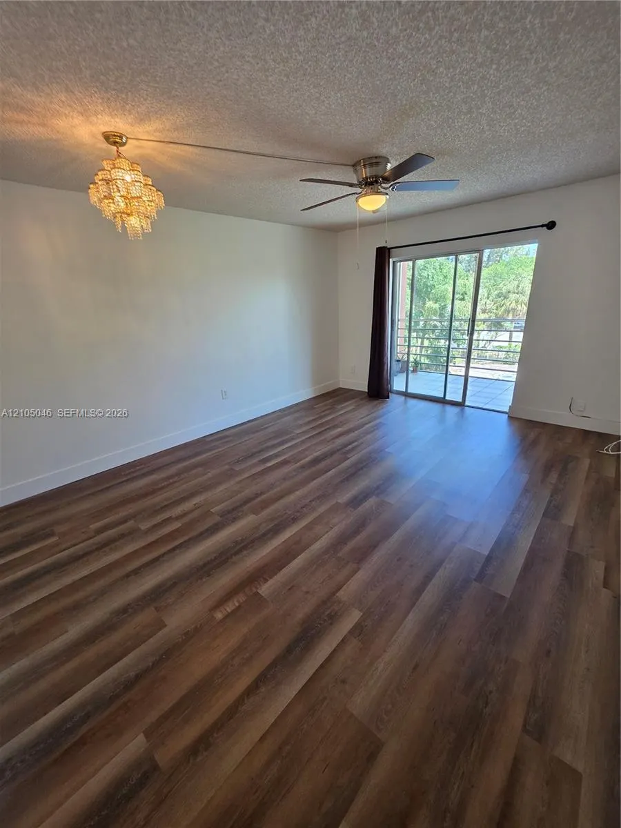 4374 NW 9th Avenue #18-3C