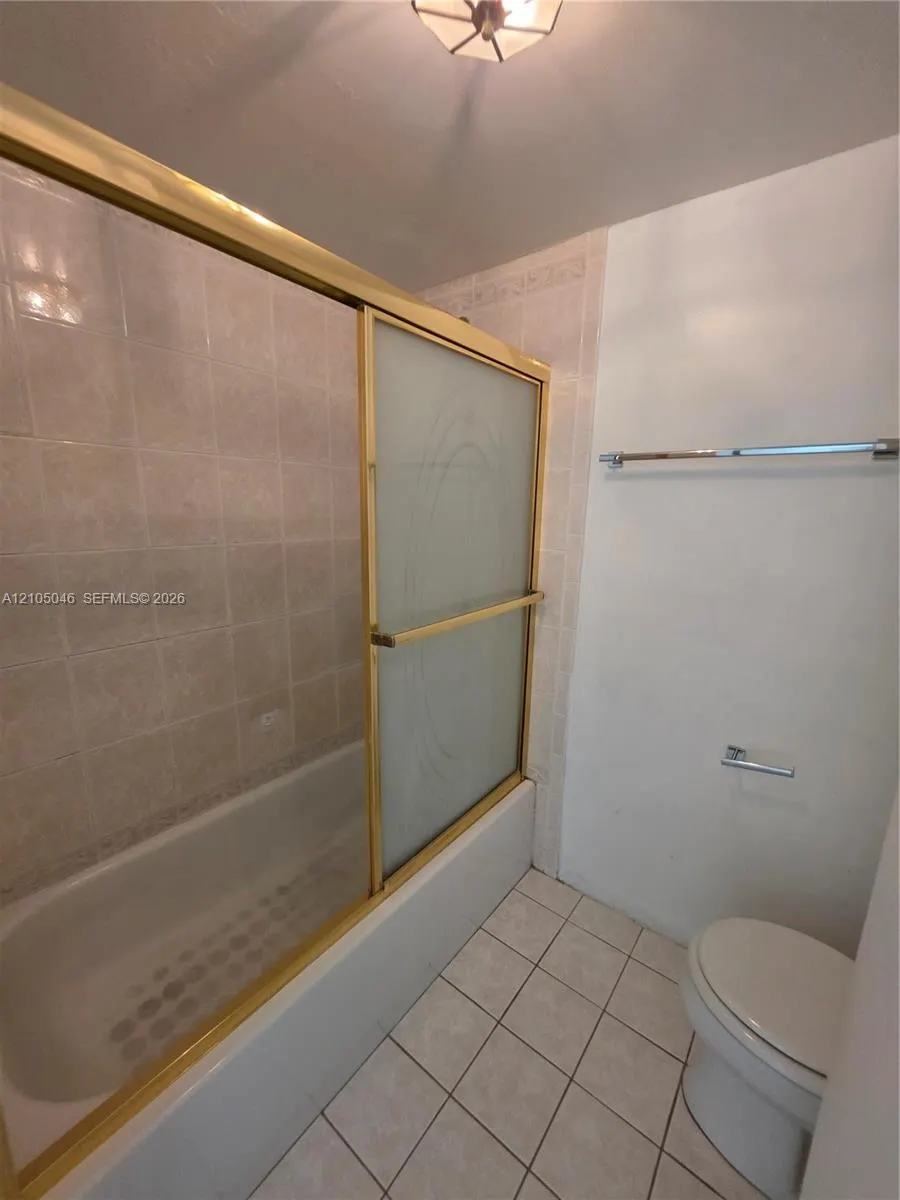 4374 NW 9th Avenue #18-3C