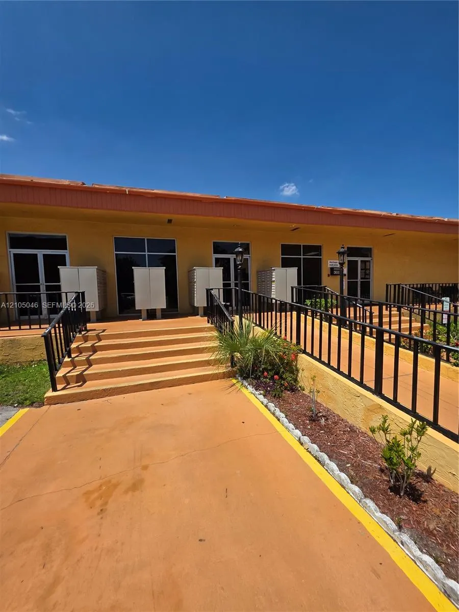 4374 NW 9th Avenue #18-3C