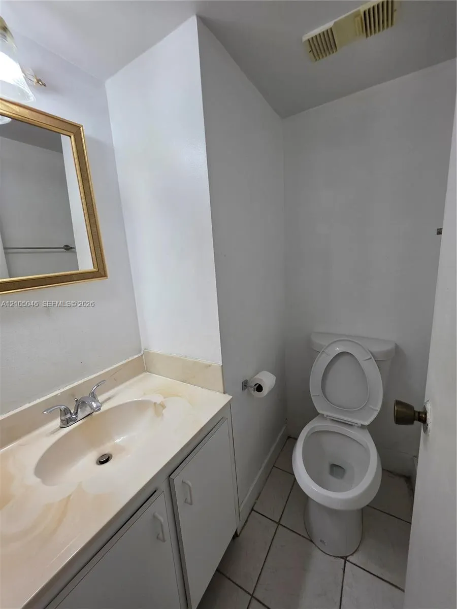 4374 NW 9th Avenue #18-3C