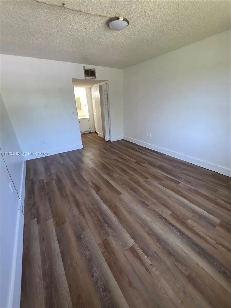 4374 NW 9th Avenue #18-3C