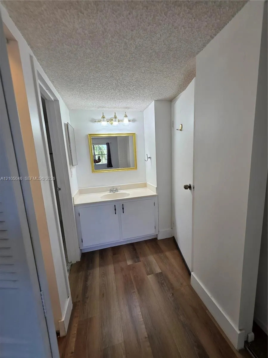 4374 NW 9th Avenue #18-3C
