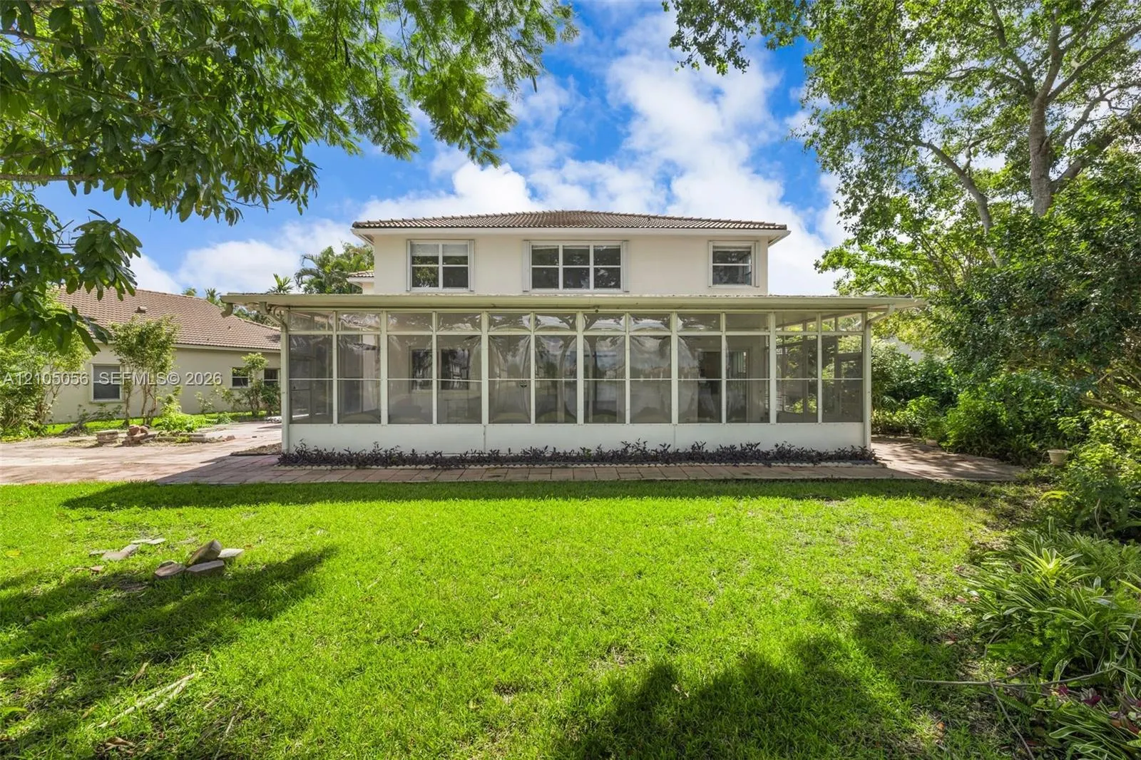 16729 Amber Lake