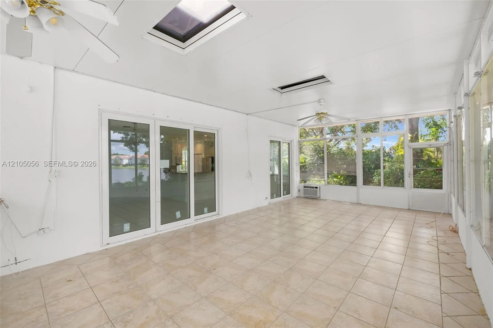 16729 Amber Lake
